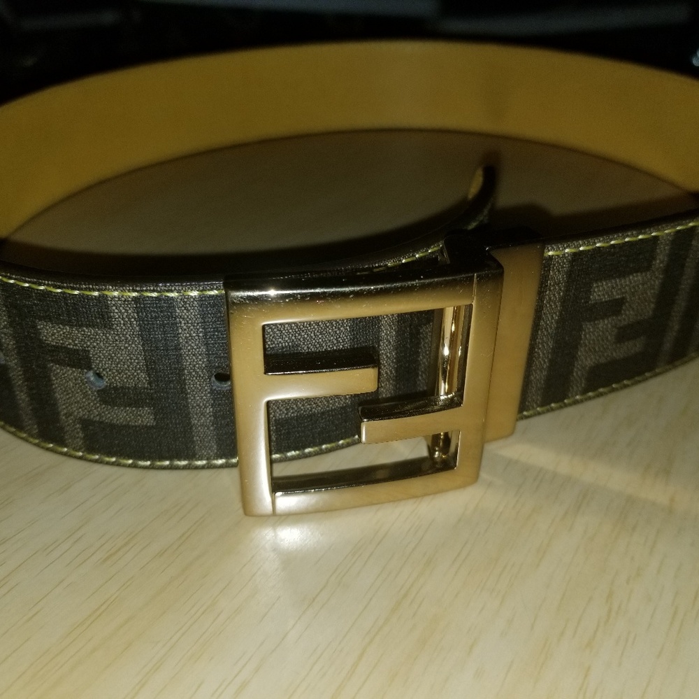 Classic reversible Fendi logo belt